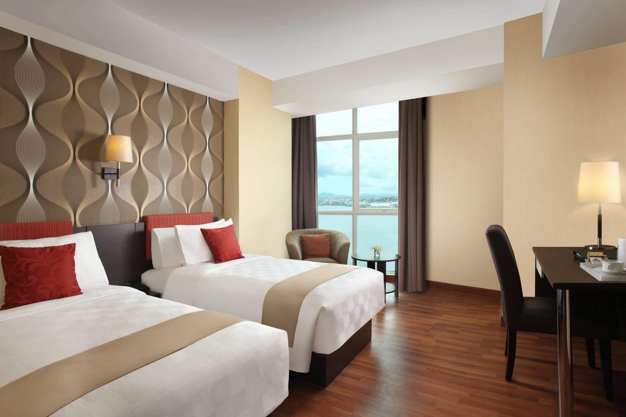 Western The Lagoon 4* Manado